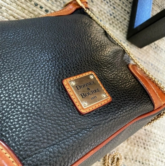 DOONEY & BOURKE Large Pebbled Leather Crossbody Bag w/ Gold Chain Strap Blue Tan - Picture 9 of 12